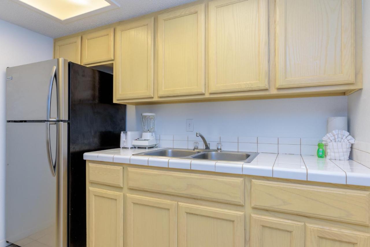 Tiki 103 Apartment Саут Падре Алънд Екстериор снимка