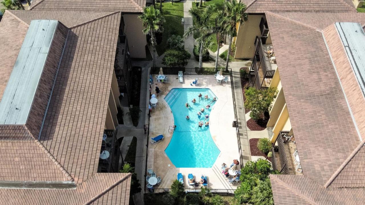 Tiki 103 Apartment Саут Падре Алънд Екстериор снимка